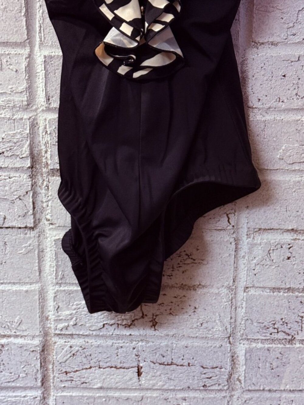 Rose Marie Reid Womens 10 Black Zebra Ruffle One Piece Swimsuit Vintage - Picture 4 of 9